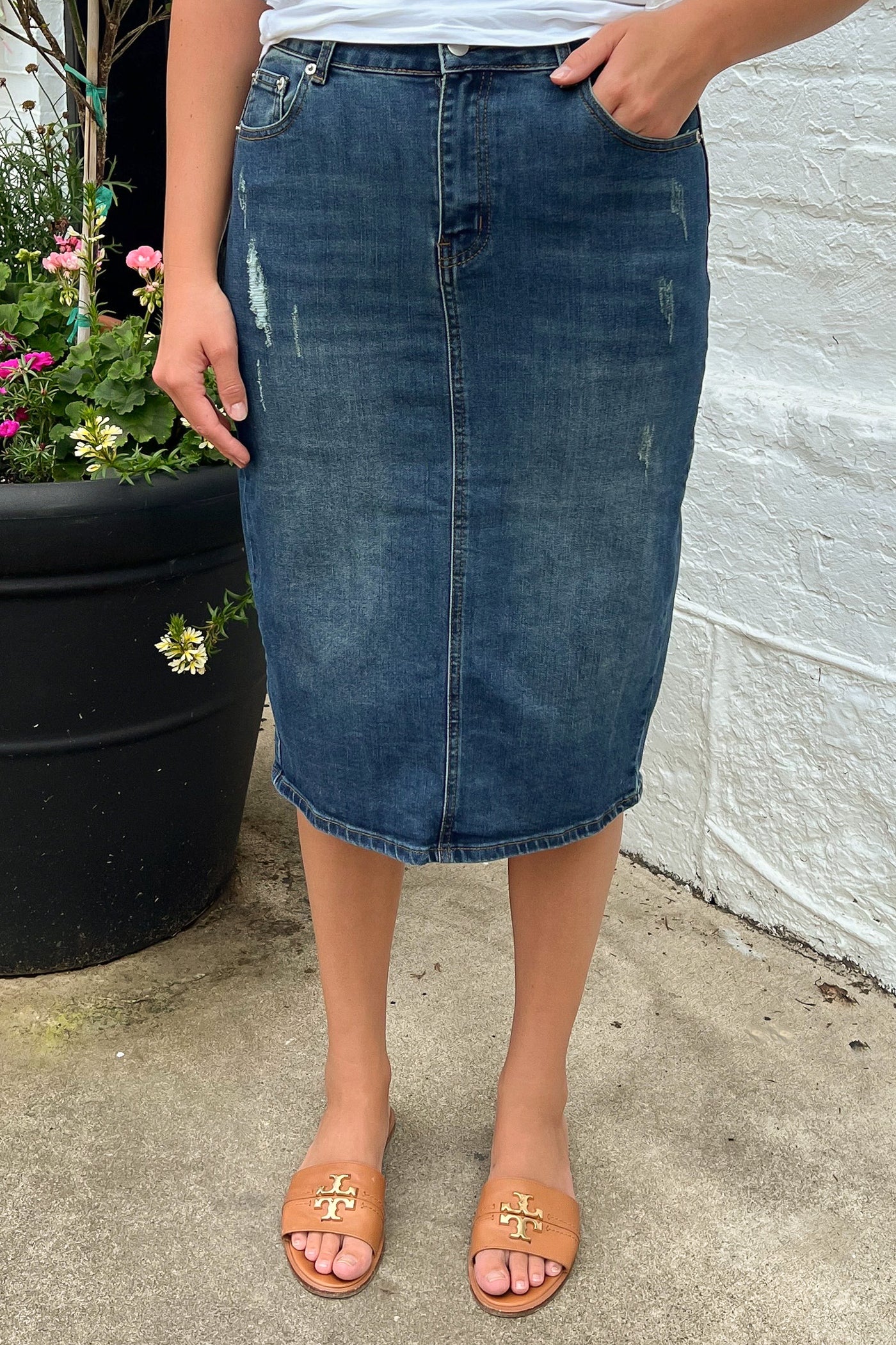 Women's Casual Distressed Vintage Denim Knee Length Skirts Collection | Denim  skirts knee length, Bodycon pencil skirt, Pretty jeans